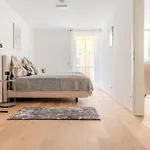 Deluxe - Newly Built *