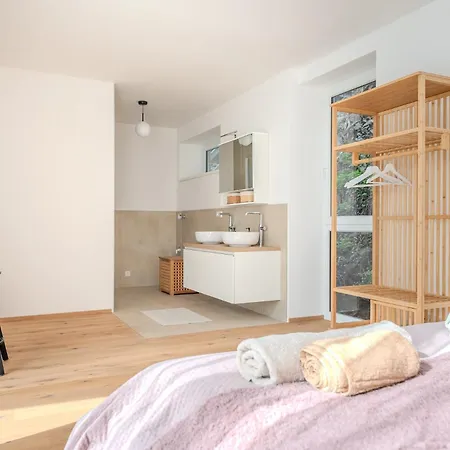 Deluxe - Newly Built Daire *