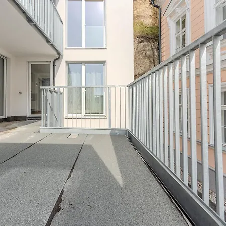 Deluxe - Newly Built Daire *