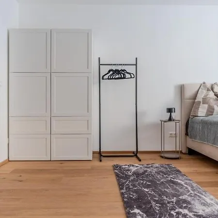 Danube Living Collection - Wiener Strasse #29 - Modernes Nahe Zentrum דירה *