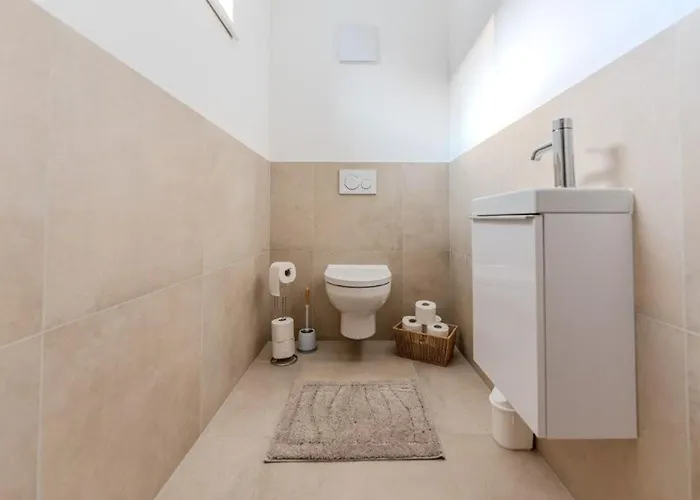 Deluxe - Newly Built